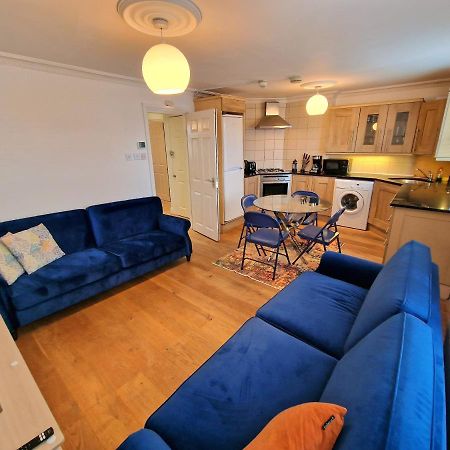 לונדון Cosy Home In Kensington - Great Location! 3 Minutes Walk To Earl'S Court Station מראה חיצוני תמונה