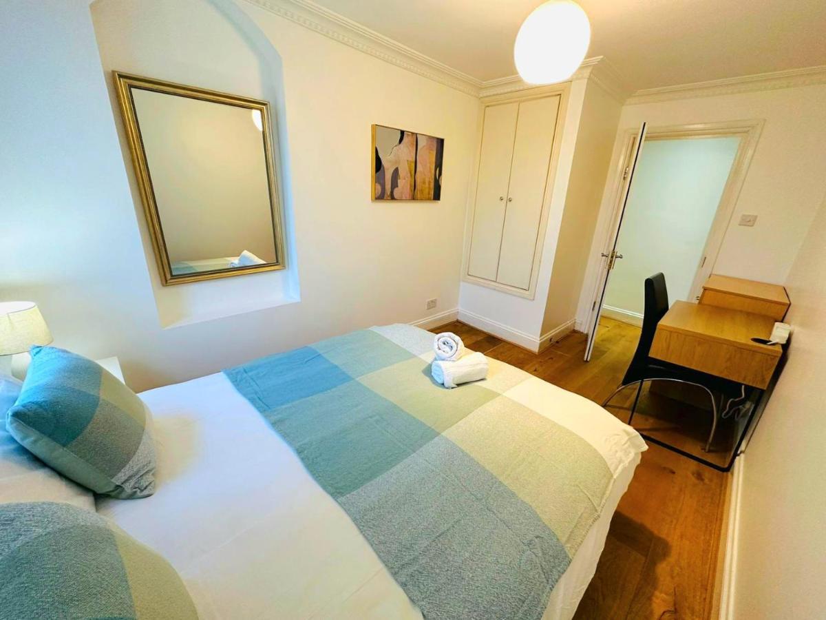 לונדון Cosy Home In Kensington - Great Location! 3 Minutes Walk To Earl'S Court Station מראה חיצוני תמונה