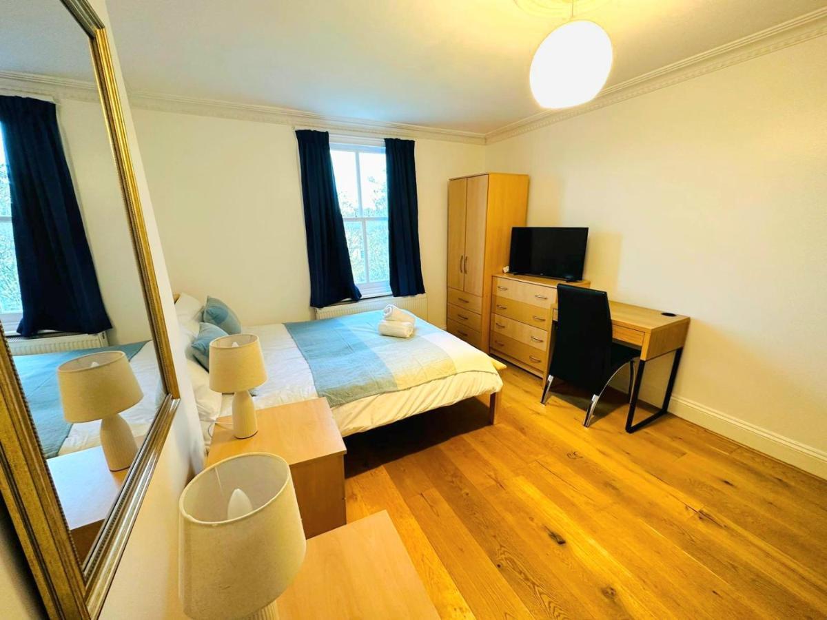 לונדון Cosy Home In Kensington - Great Location! 3 Minutes Walk To Earl'S Court Station מראה חיצוני תמונה
