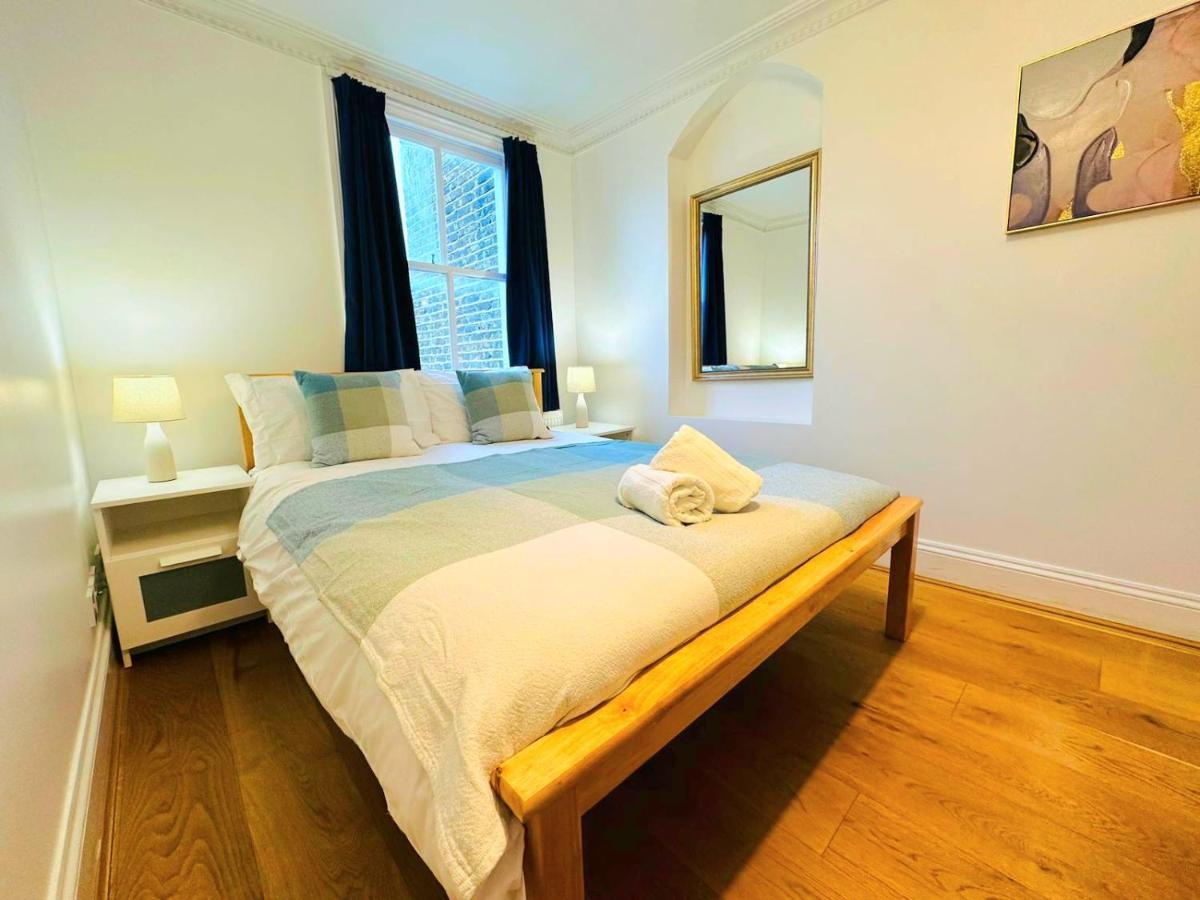 לונדון Cosy Home In Kensington - Great Location! 3 Minutes Walk To Earl'S Court Station מראה חיצוני תמונה